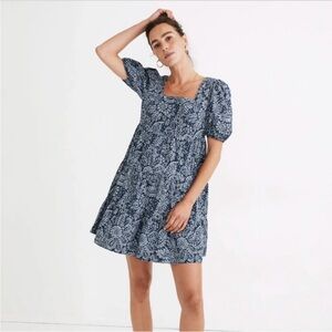 Poplin Puff-Sleeve Tiered Babydoll Dress in Paisley Garden Navy & White Size 6p